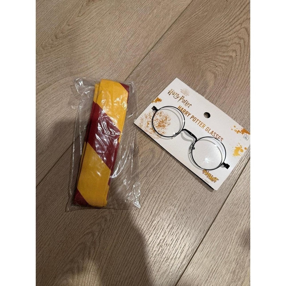 Ladies Harry Potter glasses and striped tie NEW Halloween Costume accessories